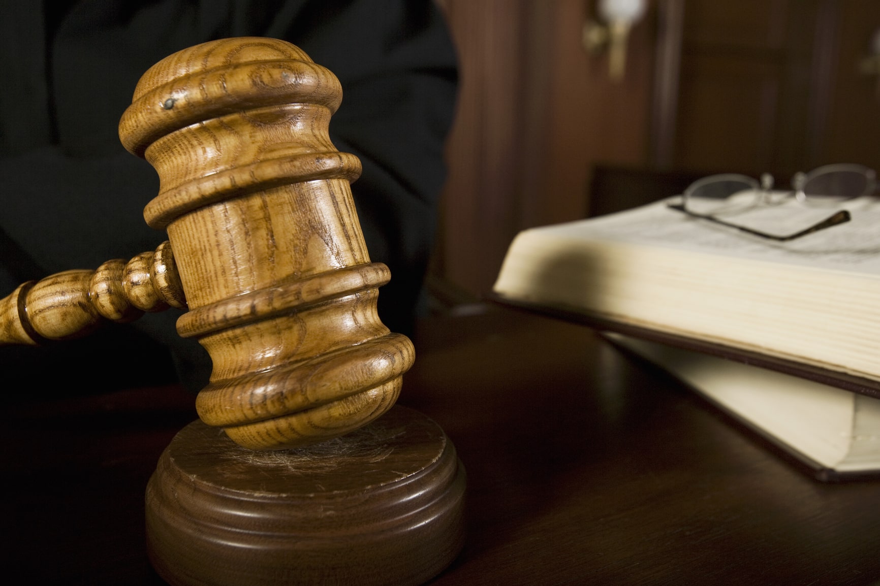 6 Things to Bring to Your First Meeting with an Employment Lawyer
